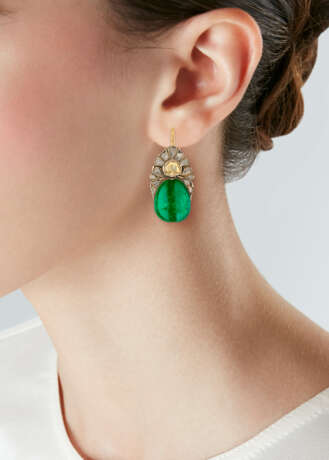 EARLY 20TH CENTURY EMERALD AND DIAMOND EARRINGS - Foto 2