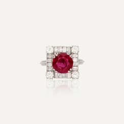 MID-20TH CENTURY RUBY AND DIAMOND RING