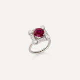 MID-20TH CENTURY RUBY AND DIAMOND RING - photo 3