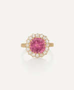 Spinelle. NO RESERVE | SPINEL AND DIAMOND RING