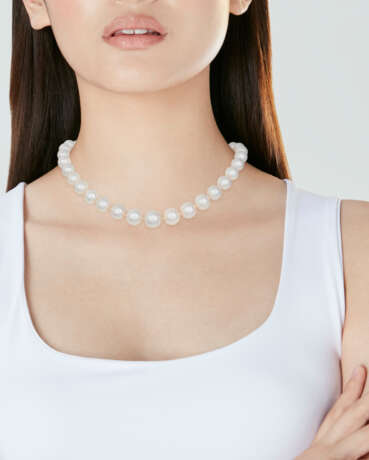 NO RESERVE | DAVID MORRIS CULTURED PEARL AND DIAMOND NECKLACE - фото 2