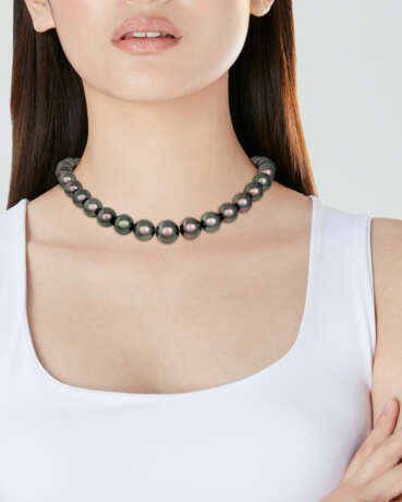 NO RESERVE | DAVID MORRIS COLOURED CULTURED PEARL AND DIAMOND NECKLACE - photo 2
