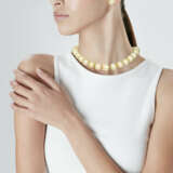 NO RESERVE | DAVID MORRIS SET OF COLOURED CULTURED PEARL AND DIAMOND JEWELLERY - photo 2