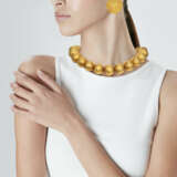 NO RESERVE | LALAOUNIS SET OF GOLD JEWELLERY - photo 2