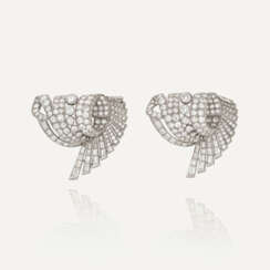 NO RESERVE | MID-20TH CENTURY PAIR OF DIAMOND CLIP-BROOCHES