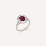 NO RESERVE | EARLY 20TH CENTURY RUBY AND DIAMOND RING - photo 3