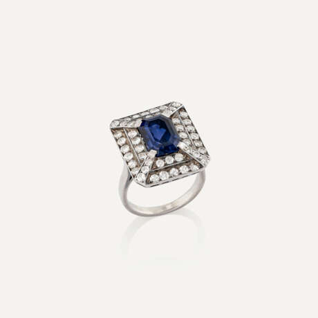 COLOUR CHANGE SAPPHIRE AND DIAMOND RING - photo 3