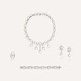 SUITE OF CULTURED PEARL AND DIAMOND JEWELLERY - фото 1