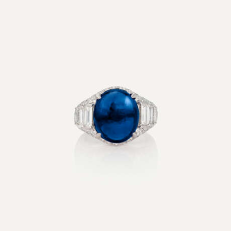 BULGARI SAPPHIRE AND DIAMOND 'TROMBINO' RING - photo 3