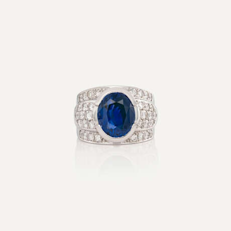 SAPPHIRE AND DIAMOND RING - photo 1