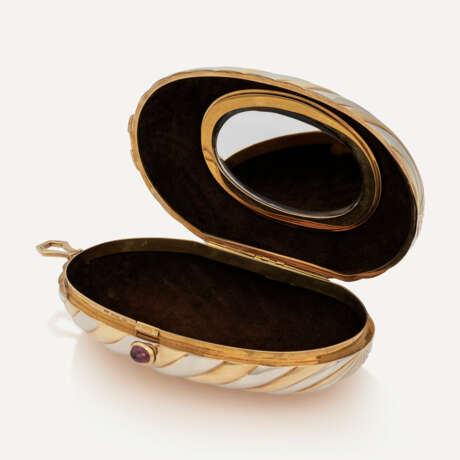BULGARI RUBY AND GOLD 'MELONE' EVENING BAG - photo 2
