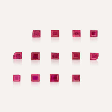 NO RESERVE | GROUP OF THIRTEEN UNMOUNTED RUBIES - photo 1