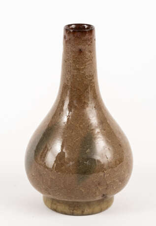 CHINESE LIGHT BROWN PORCELAIN VASE WITH GREENISH SPLASHS AND BEAUTIFUL CRAQUELÉE - photo 1