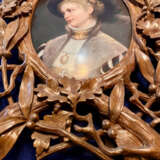 PORCELAIN PAINTING SHOWING THE PORTRAIT OF A YOUNG LADY - photo 5