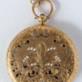 ENGRAVED AND ENAMELED GOLDEN POCKET WATCH - photo 1