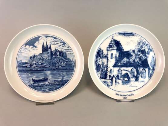 Zwei Zierteller / Wandteller: Meissen Porzellan, Ansicht Meißen und Ansicht Coswig, in Kobaltblau, sehr gut. - фото 1