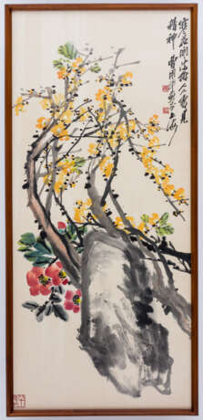 A VERY LARGE CHINESE AQUARELLE OF A ROCK WITH FLOWERING TWIG - photo 2