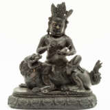 SINO-TIBETAN BRONZE FIGURE SHOWING A DEITY WITH A RAT RIDING ON A MYTHICAL CREATURE - photo 1