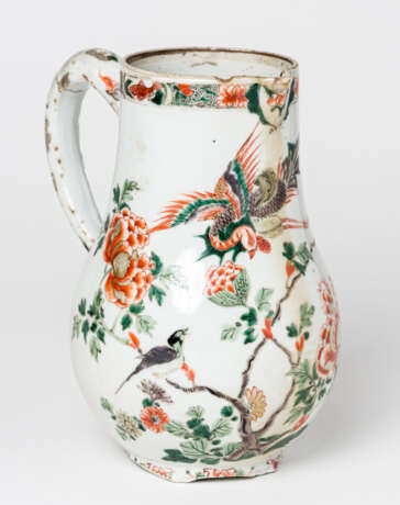 A CHINESE PORCELAIN FAMILLE VERTE POT WITH FLOWERS, PHOENIX, BIRD AND BUTTERFLY - photo 1