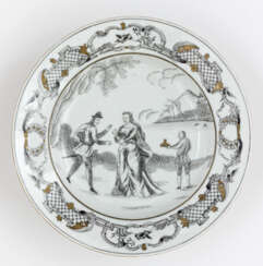 A CHINESE EXPORT PORCELAIN DISH WITH EUROPEAN SCENE