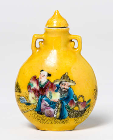 A CHINESE YELLOW PORCELAIN SNUFF-BOTTLE WITH CONGRATULATION SCENES - photo 1