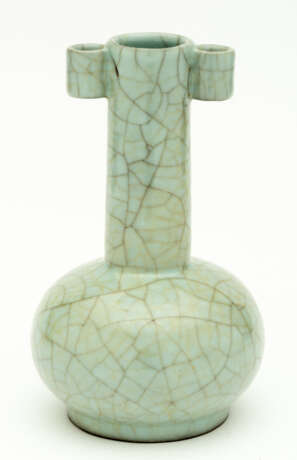 CHINESE GUANYAO VASE WITH LARGE CRAQUELÉE - photo 1