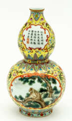 CHINESE DOUBLE PUMPKIN PORCELAIN VASE WITH MONKEY AND RABBIT