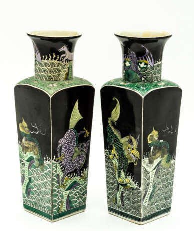 TWO LARGE CHINESE PORCELAIN VASES WITH MYTHICAL BEASTS - фото 1