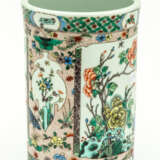 LARGE CHINESE PORCELAIN BRUSH CUP - фото 1