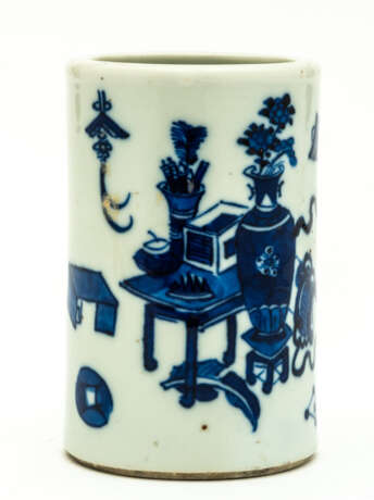 CHINESE BLUE AND WHITE PORCELAIN BRUSH CUP - фото 1