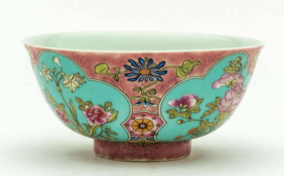 CHINESE PORCELAIN BOWL SHOWING THE 4 SEASONS - photo 1