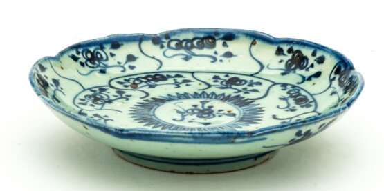 SMALL CHINESE PORCELAIN DISH - photo 1