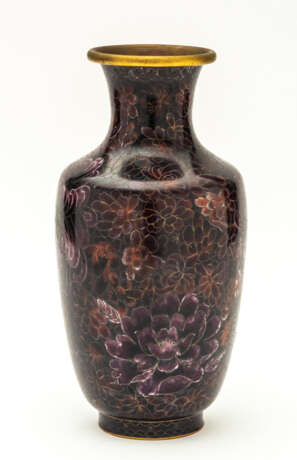 CHINESE ENAMELLED BRONZE VASE - photo 1