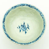 CHINESE BLUE AND WHITE PORCELAIN BOWL WITH STAND - фото 2