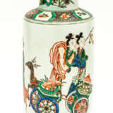 CHINESE PORCELAIN VASE WITH A FIGURAL SCENERY - фото 1