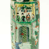 VERY LARGE CHINESE VASE WITH A MOUNTED COMPANY IN FRONT OF A CASTLE - photo 1