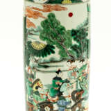 VERY LARGE CHINESE VASE WITH A MOUNTED COMPANY IN FRONT OF A CASTLE - photo 2