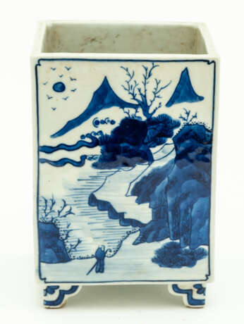 CHINESE BLUE AND WHITE PORCELAIN BRUSH CUP WITH LANDSCAPES - photo 1