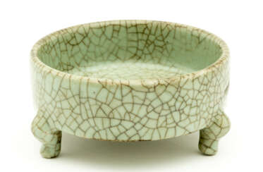 CHINESE CELADON-COLORED CERAMIC THREE-FOOT BOWL