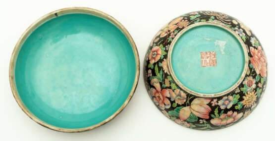 VERY BEAUTIFUL CHINESE PORCELAIN LIDDED BOWL WITH FLOWER DECOR - photo 2