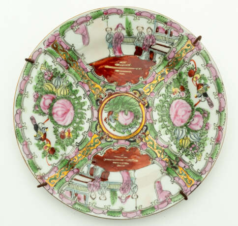 CHINESE FAMILLE ROSE PORCELAIN PLATE - photo 1