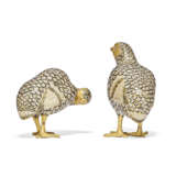 A PAIR OF CHAMPLEVE ENAMEL QUAILS - Foto 4