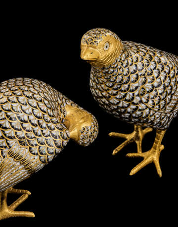 A PAIR OF CHAMPLEVE ENAMEL QUAILS - Foto 6