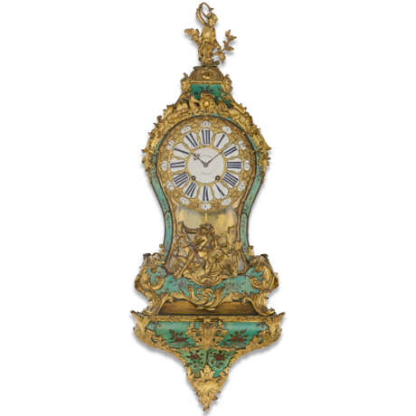 A LOUIS XV ORMOLU-MOUNTED STAINED HORN MONUMENTAL BRACKET CLOCK AND BRACKET - фото 1