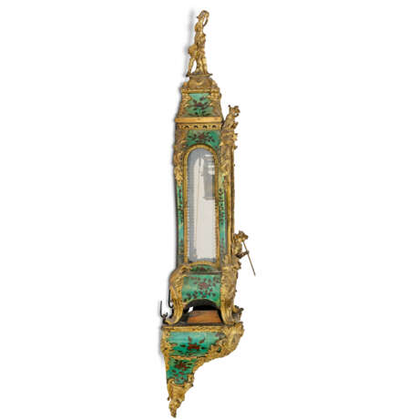 A LOUIS XV ORMOLU-MOUNTED STAINED HORN MONUMENTAL BRACKET CLOCK AND BRACKET - фото 3