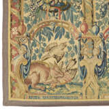 A PAIR OF FLEMISH ALLEGORICAL TAPESTRY FRAGMENT PANELS - Foto 5