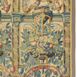 A PAIR OF FLEMISH ALLEGORICAL TAPESTRY FRAGMENT PANELS - Foto 6