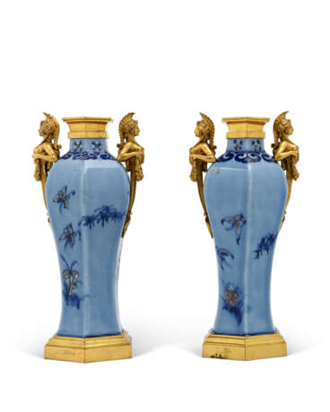 A PAIR OF LATE LOUIS XVI ORMOLU-MOUNTED CHINESE CELADON PORCELAIN VASES - photo 2