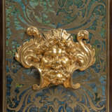 A LATE LOUIS XV ORMOLU-MOUNTED BRASS AND BLUE STAINED HORN-INLAID `BOULLE` MARQUETRY AND EBONY CARTONNIER - Foto 3