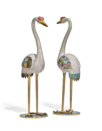 A PAIR OF CLOISONN&#201; ENAMEL CRANES - Foto 4